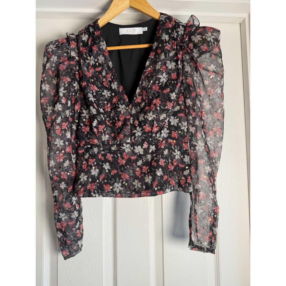 ASTR The Label Blouse Womens XS Black Floral Puff Sleeve V-Neck Smocked Top